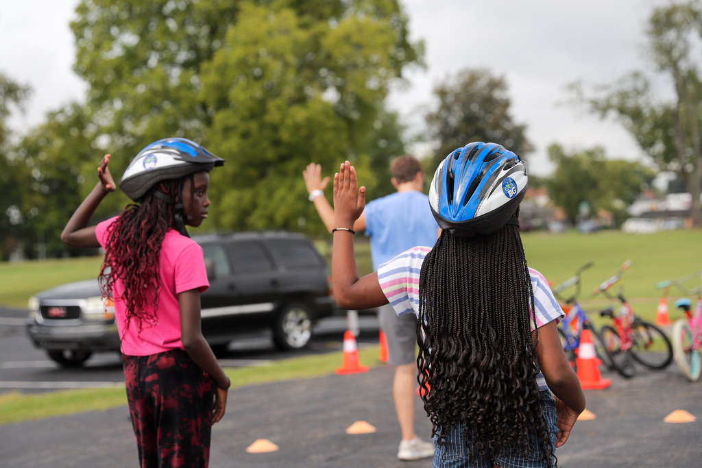 Learning hand signals for safe bike riding on the road