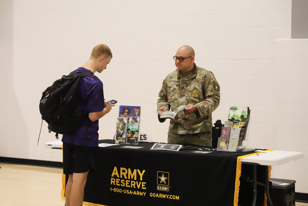 Army Reserve sharing info at Options and Opportunities