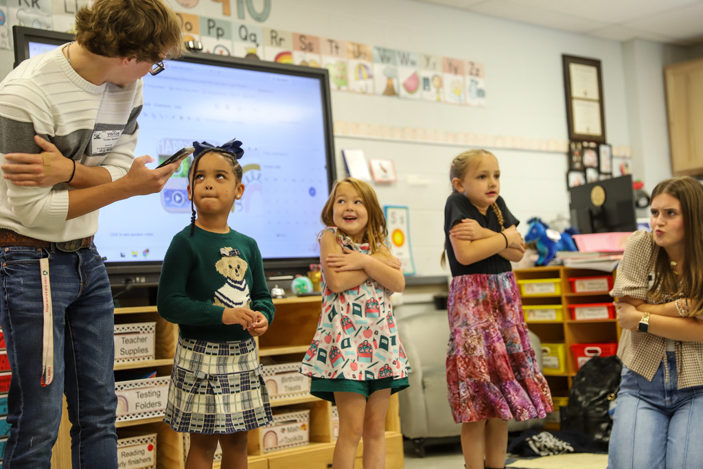 Students acting: "Goldilocks"