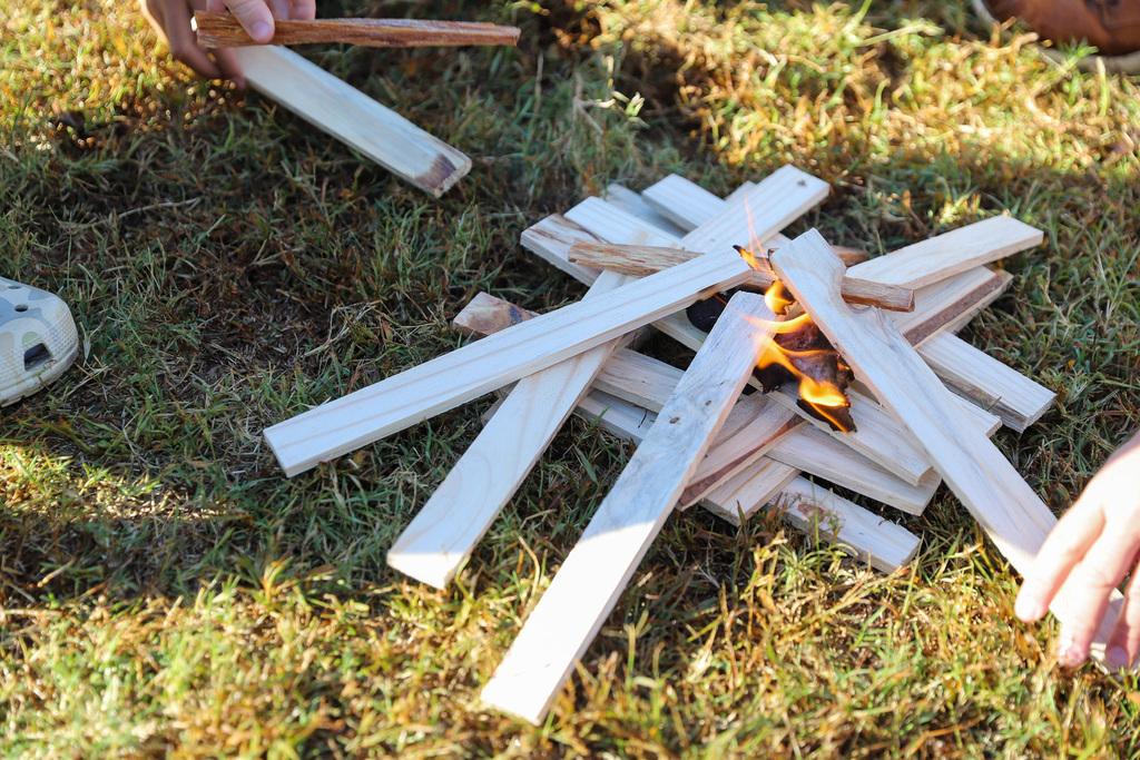 Hatchet Survival Challenge: Starting a fire