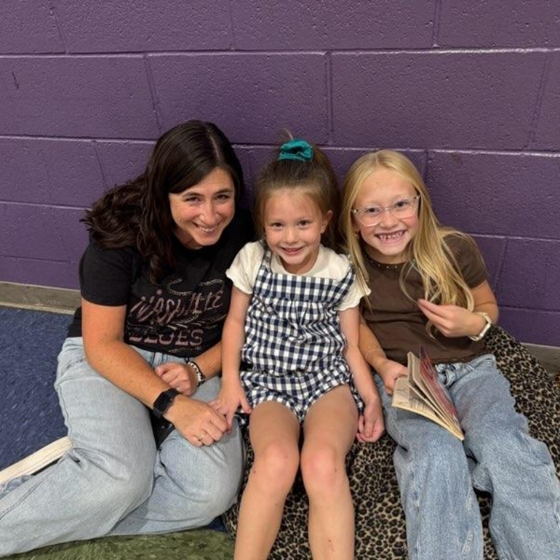 📖