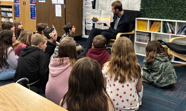 Rep Fairbairn Reads to 3rd Class Class