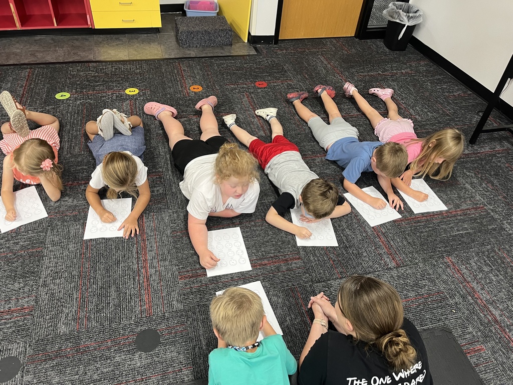 summer camp kids reading 