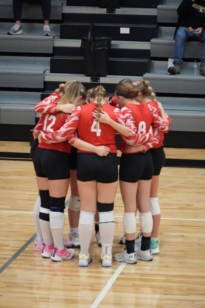 volleyball huddle 