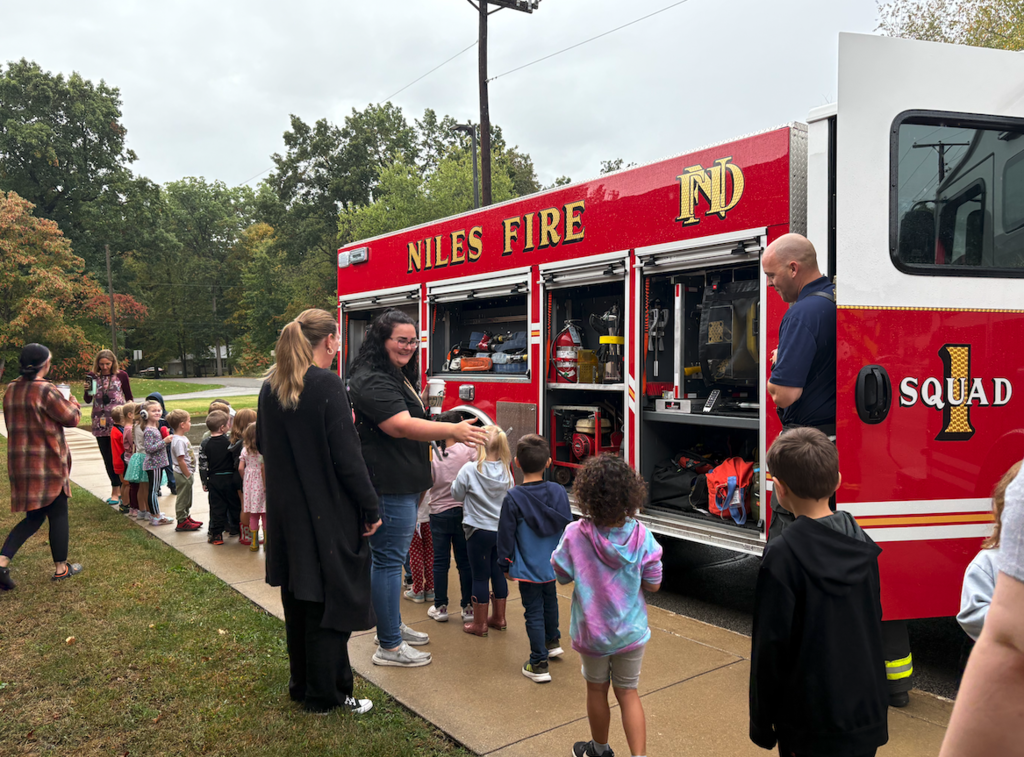 kids at fire truck