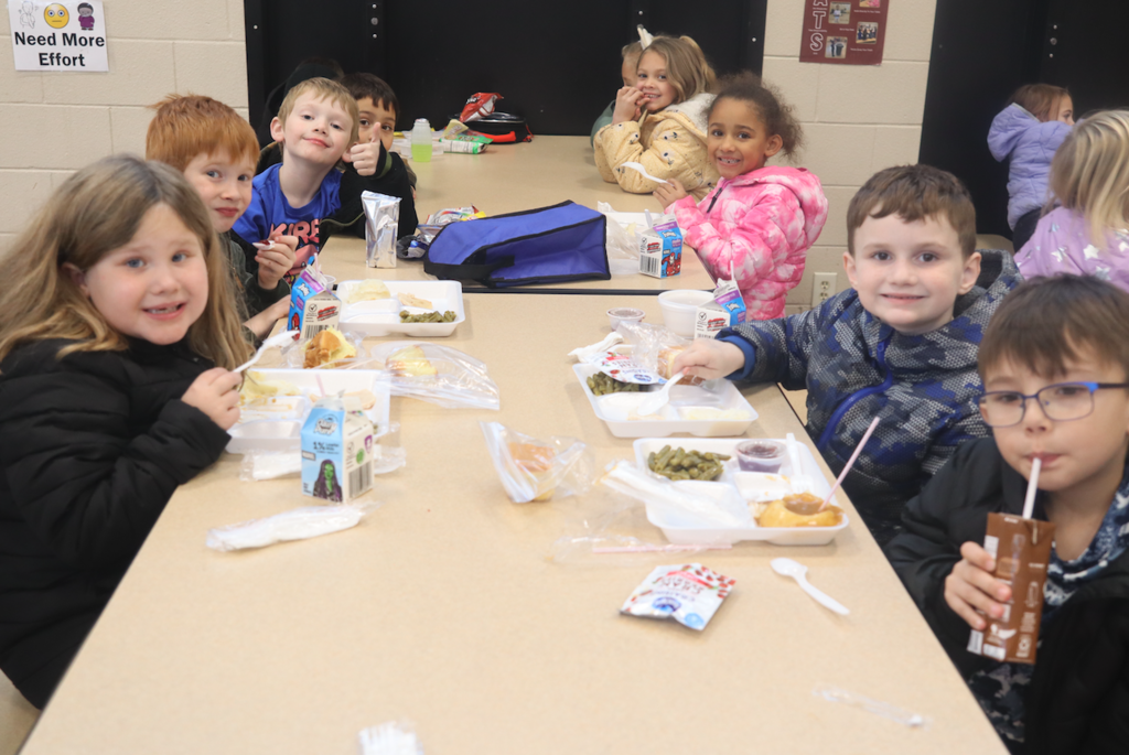 Merritt kids at lunch