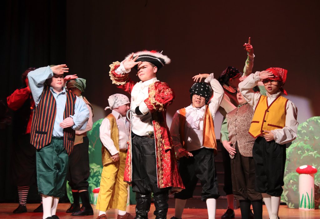 Captain Hoo and his Pirates dancing