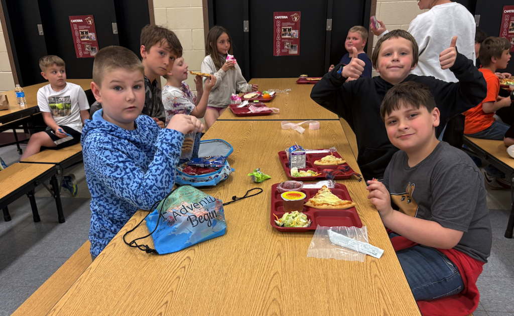 kids at lunch table