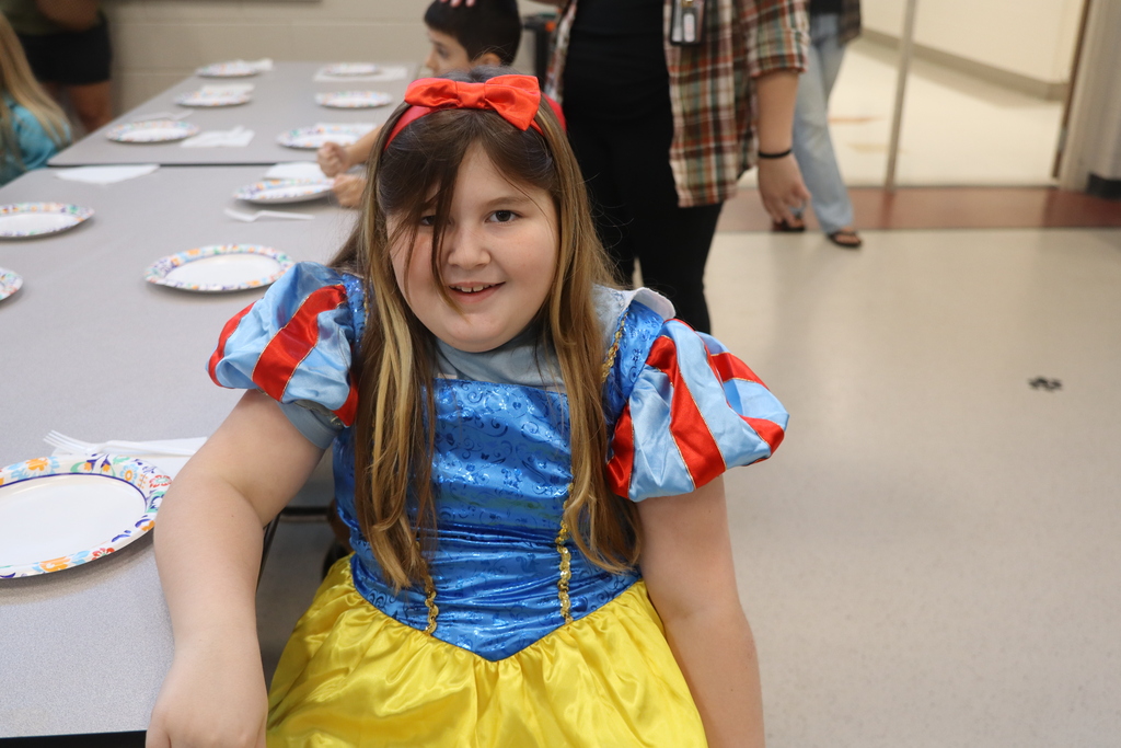 little girl dressed up as snow white