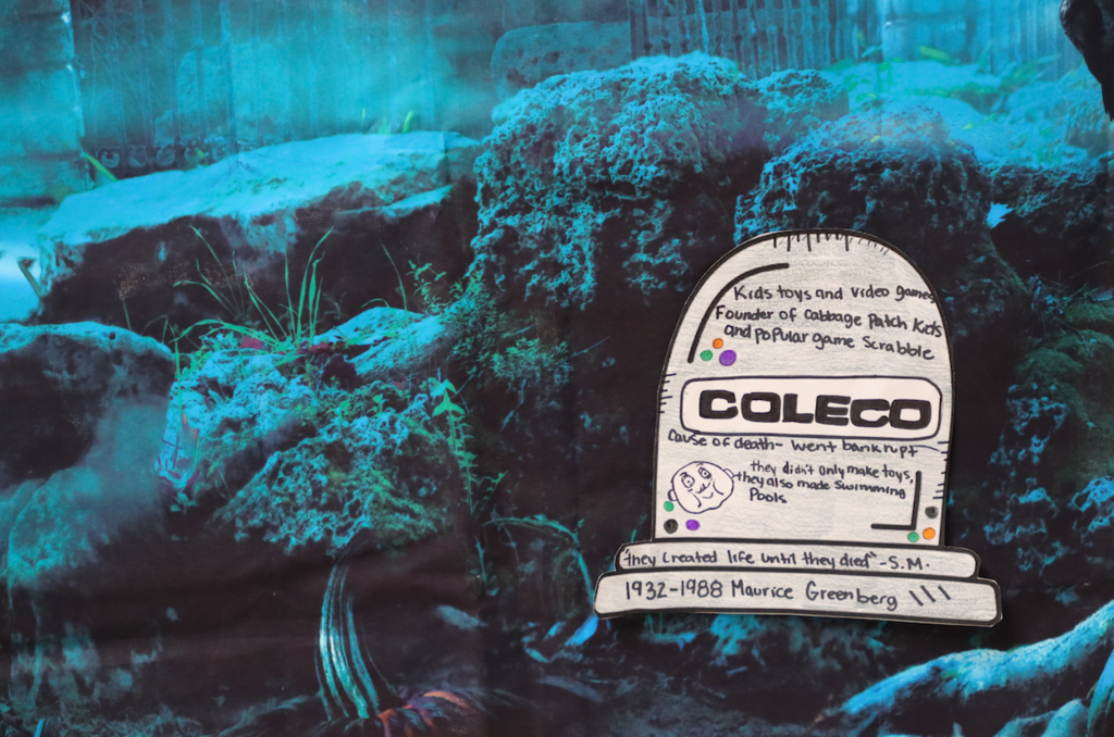 gravestone of coleco