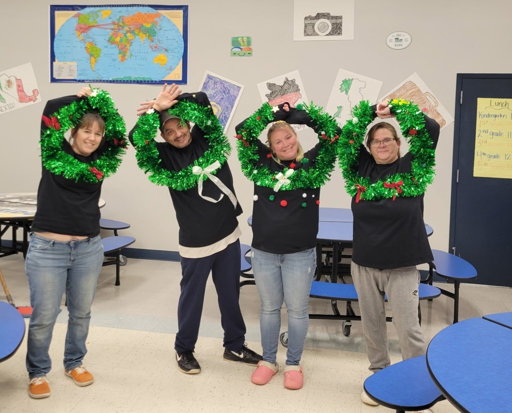 BES Wreath Holiday spirit