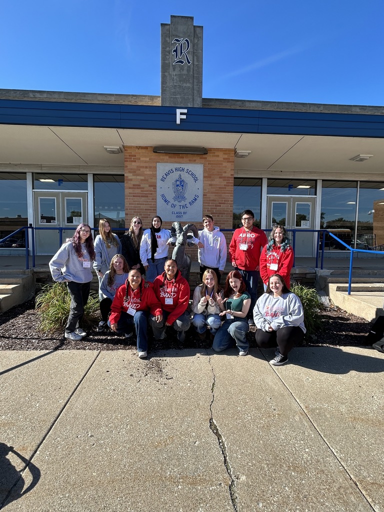 TPHS Newspaper Club, Yearbook Club, and Literary Magazine students outside of Reavis Highschool.