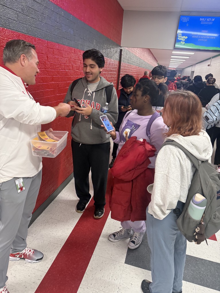 Dean Stell  passing out Popcorn to our stars! 