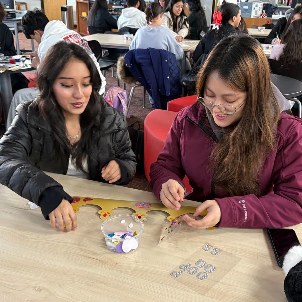 Senior Crown Decorating 
