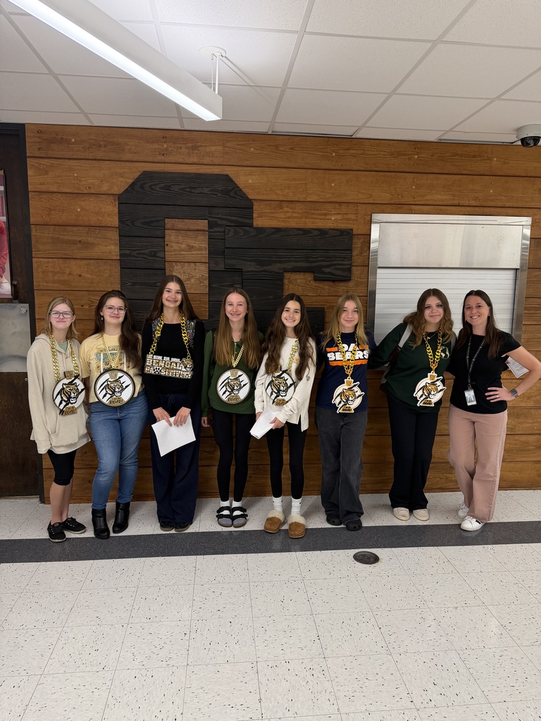 girls golf team roar