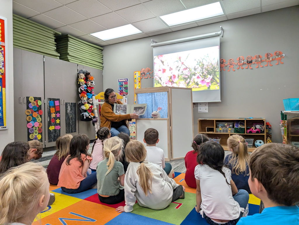 Mrs Hullingers class watching a puppet show