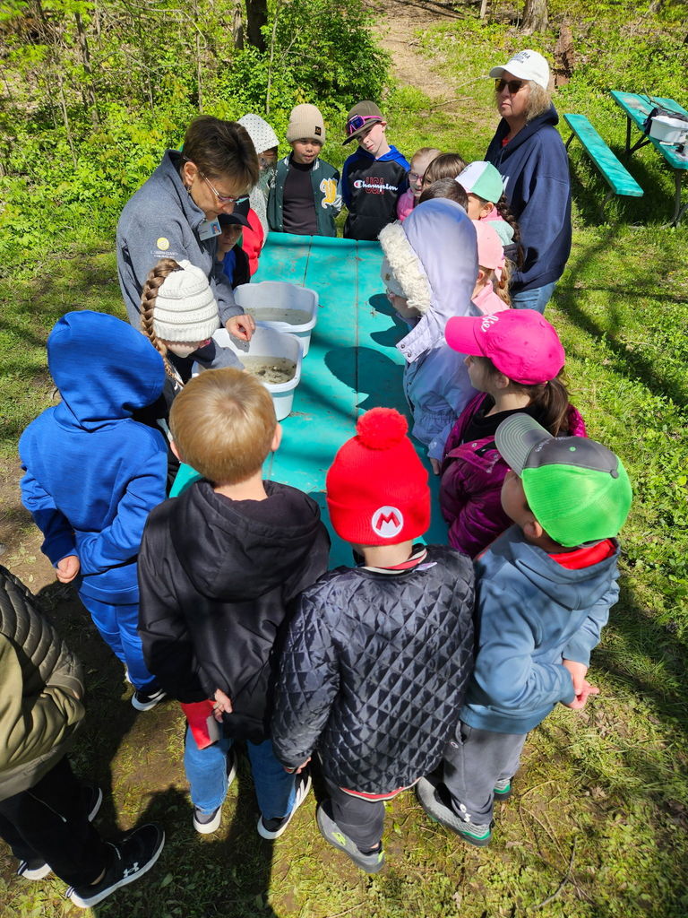 Kids around picnic table