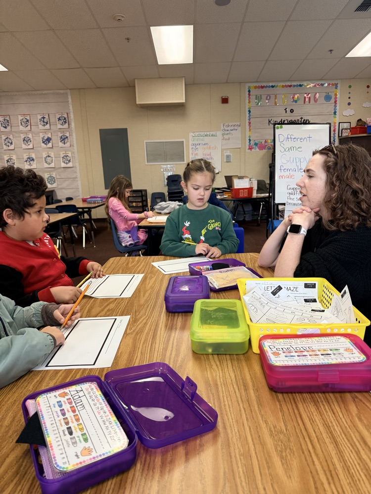 Ms. Redman discussing the differences in fish