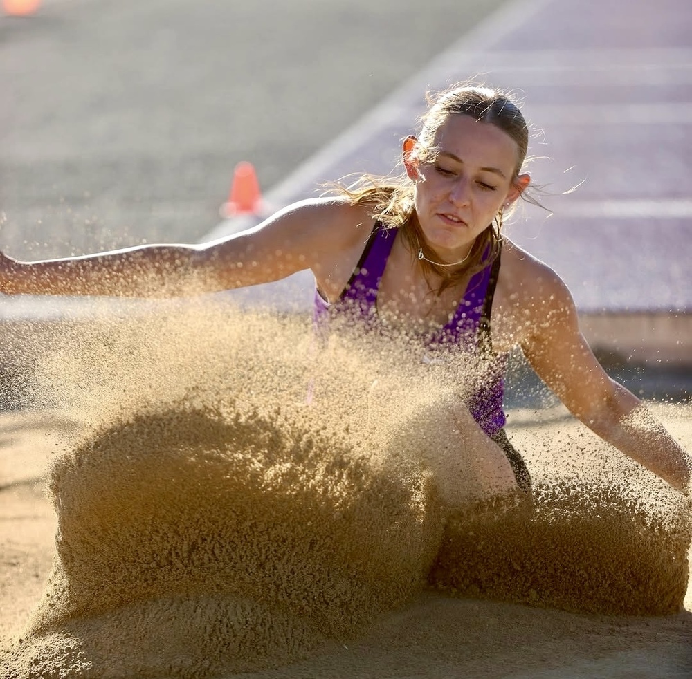 Annelise Zumbach jumping 