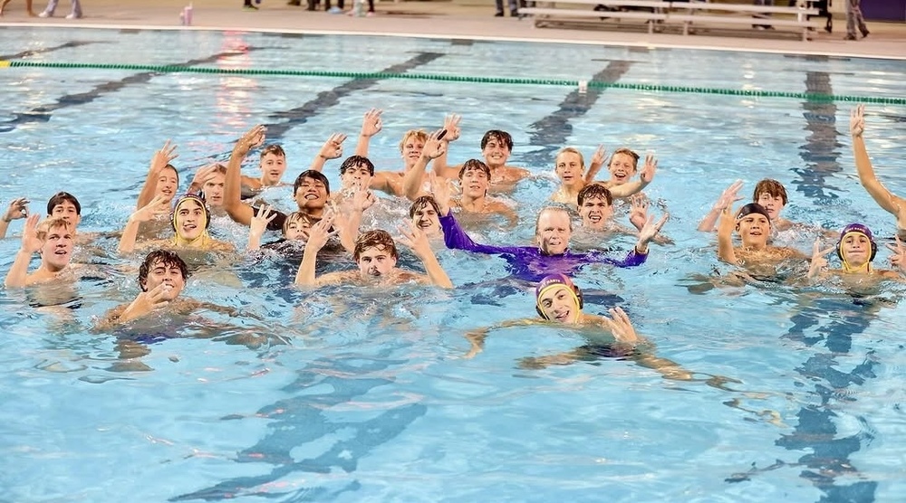 Boys Water Polo team picture