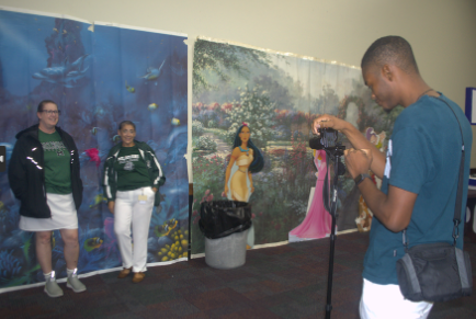 Hoco Energy: On!! Melbourne High School’s Spirit Week brings excitement and color to the halls as students dress up and celebrated their school pride. Senior Kyle Mclaren, one of the schools newspaper editor, decides to photograph Spirit Week after he would usually skip it himself. “Usually I do not participate in spirit weeks, but this time was pretty fun” McLaren says. Photo taken by: Ava Brouard