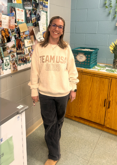 Caption: AP Lang Life: To prepare students for the AP Language Arts and Composition exam in May, teacher Courtney Boos gives students a practice test. It was intended to show students the types of questions and content they would see on the real exam. When asked why she thought the test was important, Boos said, “Timing! This AP Test is a marathon.” Students have also prepared with other methods. “Weekly writing practice and multiple choice questions,” Boos said. Photo by Lily Hock.