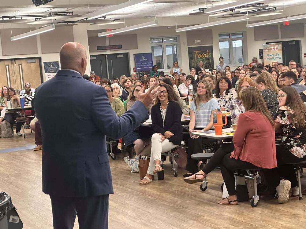 Dr Rendell addressing Teachers at New Teacher Academy