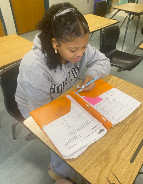AFTER SCHOOL: In after school tutoring, studentsb take the time to progress in a skill. Prior to the test, which was held on April 22nd, students were able to engage themselves and have an encouraging learning environment. 11th grade student, Neveah was amongst those who could not attend after school everyday. So, she utilized the tools given to her, and passed her highschool graduation requirement. Colon said, “I was incredibly nervous as I typically struggle with math, however taking the time to study and practice after school, was really rewarding.” Photo By Princess Islam