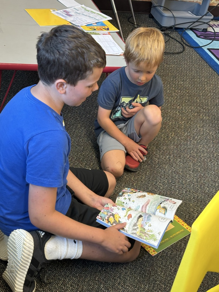 5th - Reading buddies with PreK! 📕