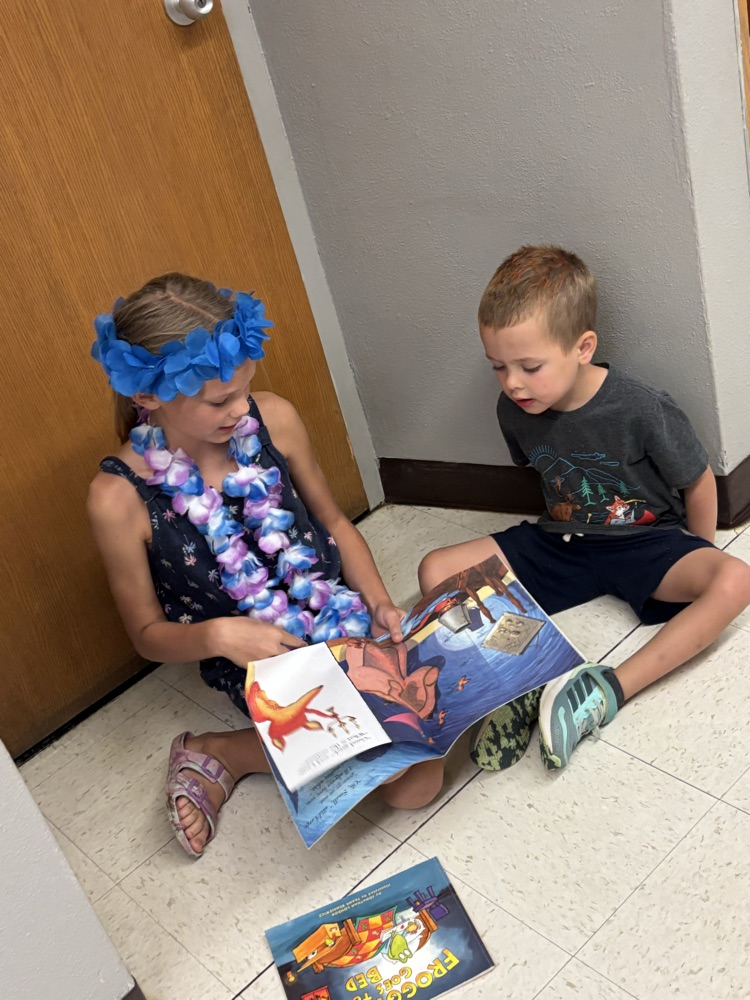 5th - Reading buddies with PreK! 📕