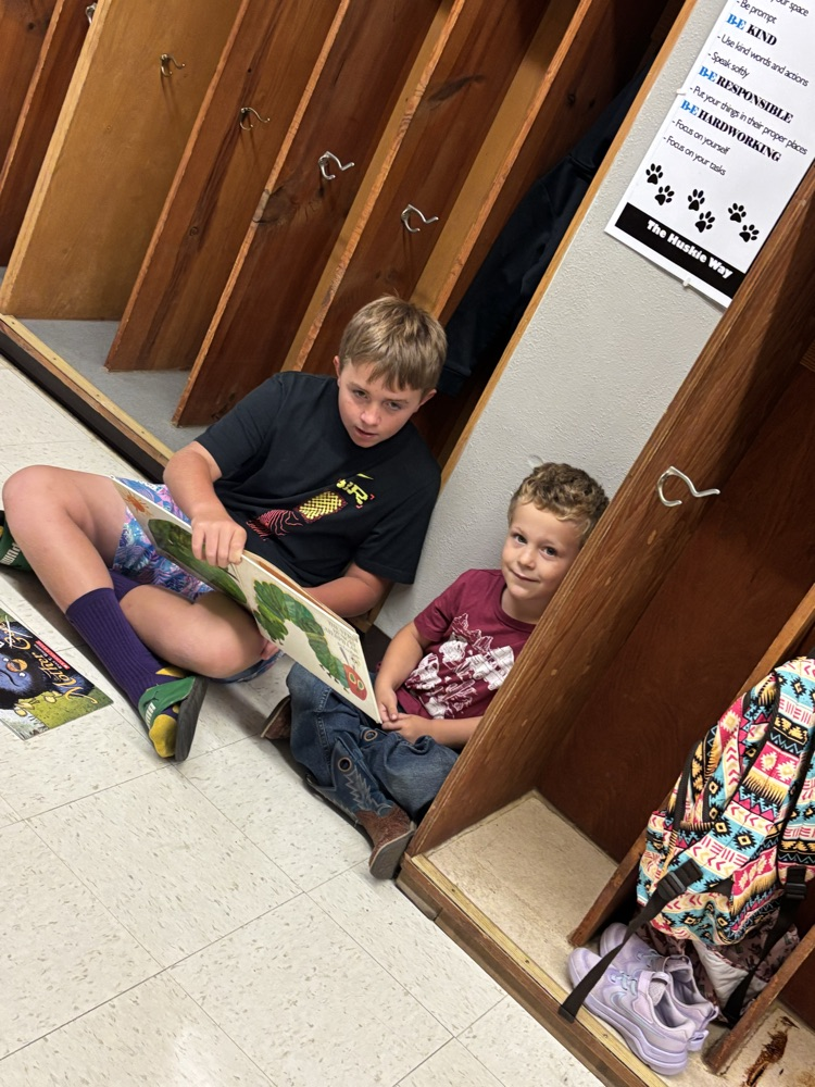 5th - Reading buddies with PreK! 📕