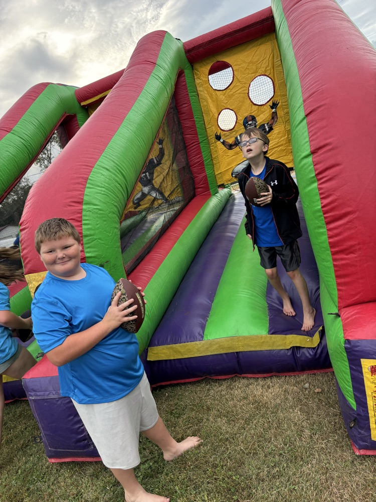 5th - Inflatables for homecoming! 🤩 