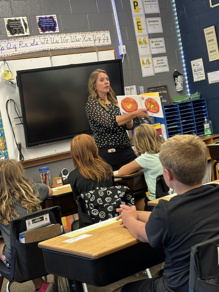Mrs. Endorf read the story The Dot to the fifth graders and talked about how they can leave their mark on people and the world. 🫶🏻