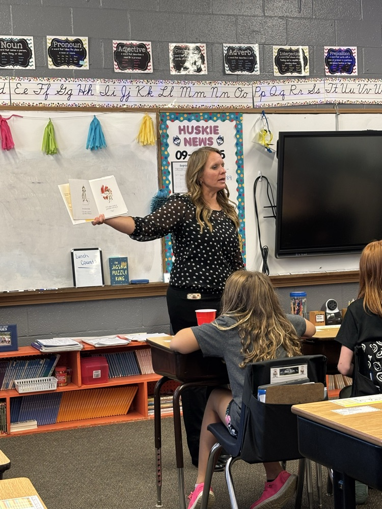 Mrs. Endorf read the story The Dot to the fifth graders and talked about how they can leave their mark on people and the world. 🫶🏻