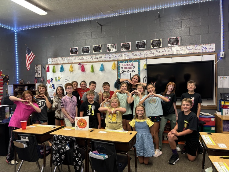 Mrs. Endorf read the story The Dot to the fifth graders and talked about how they can leave their mark on people and the world. 🫶🏻