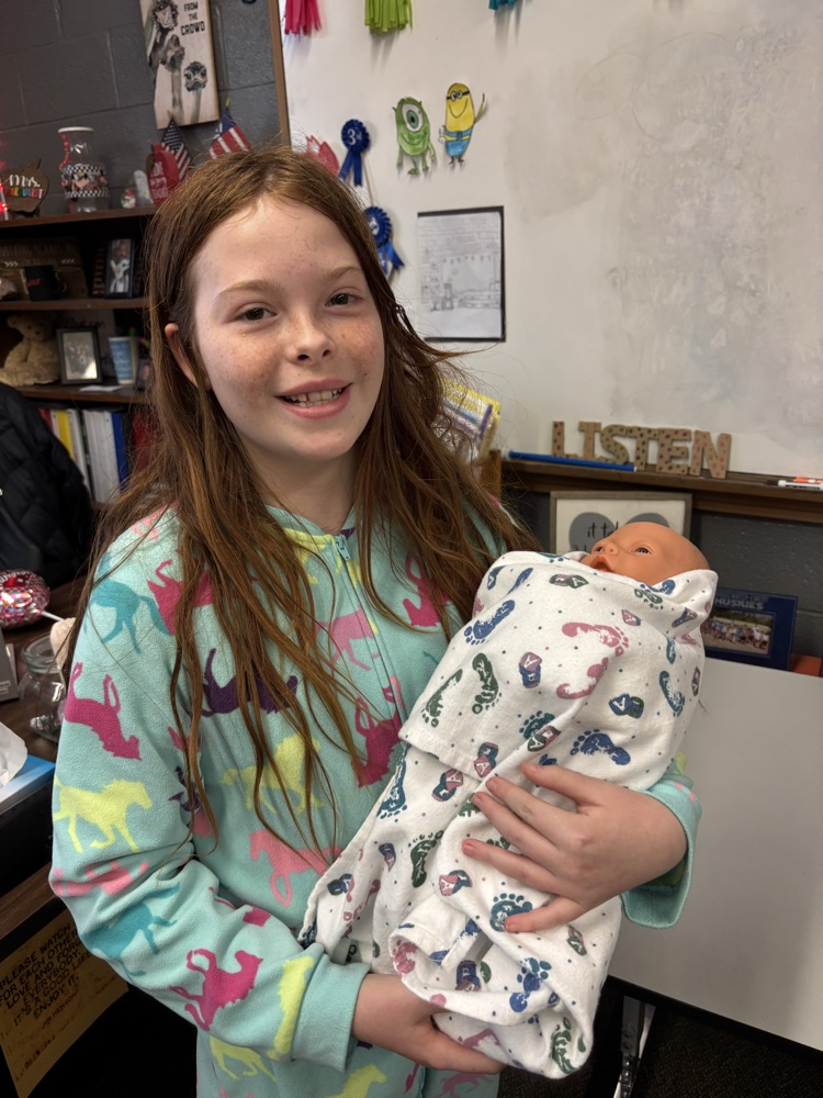 Thank you, Kenze and Mia, for sharing your 8th grade projects with our class! 😀