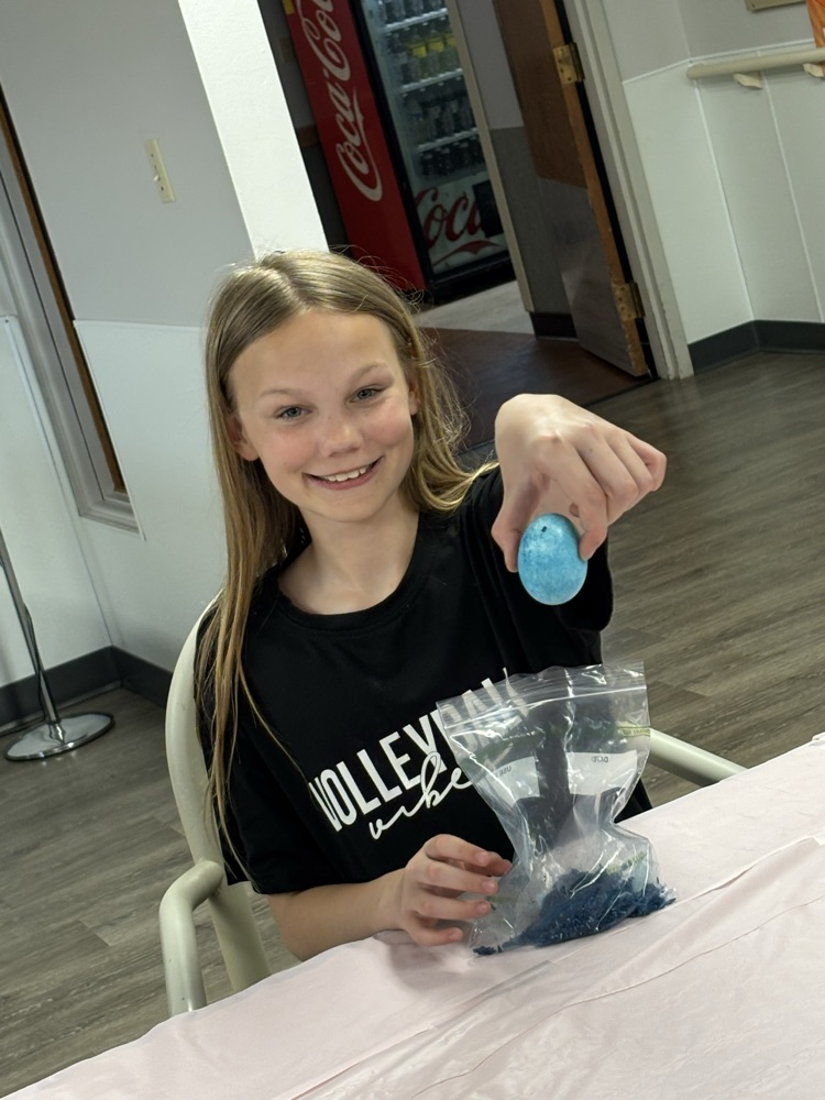 Dying Easter eggs with the residents! 🐣