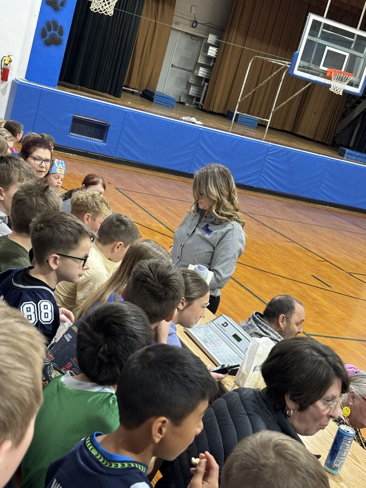 What a great way to wrap up March Madness! 🏀 📚 🤩 