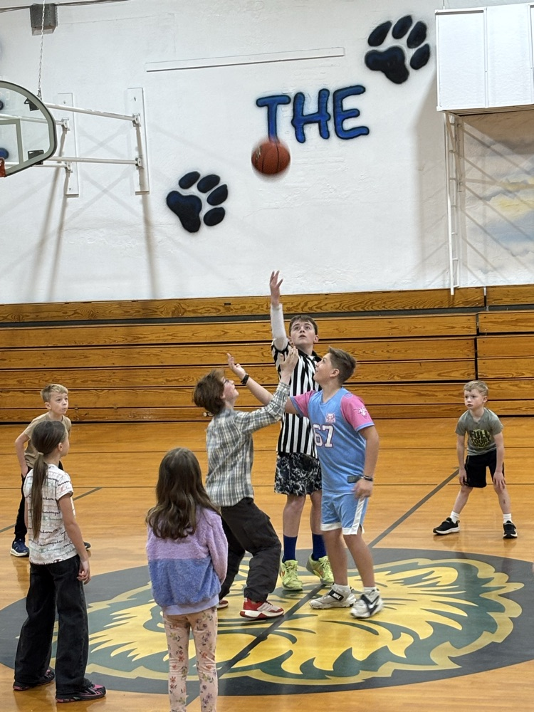 What a great way to wrap up March Madness! 🏀 📚 🤩 