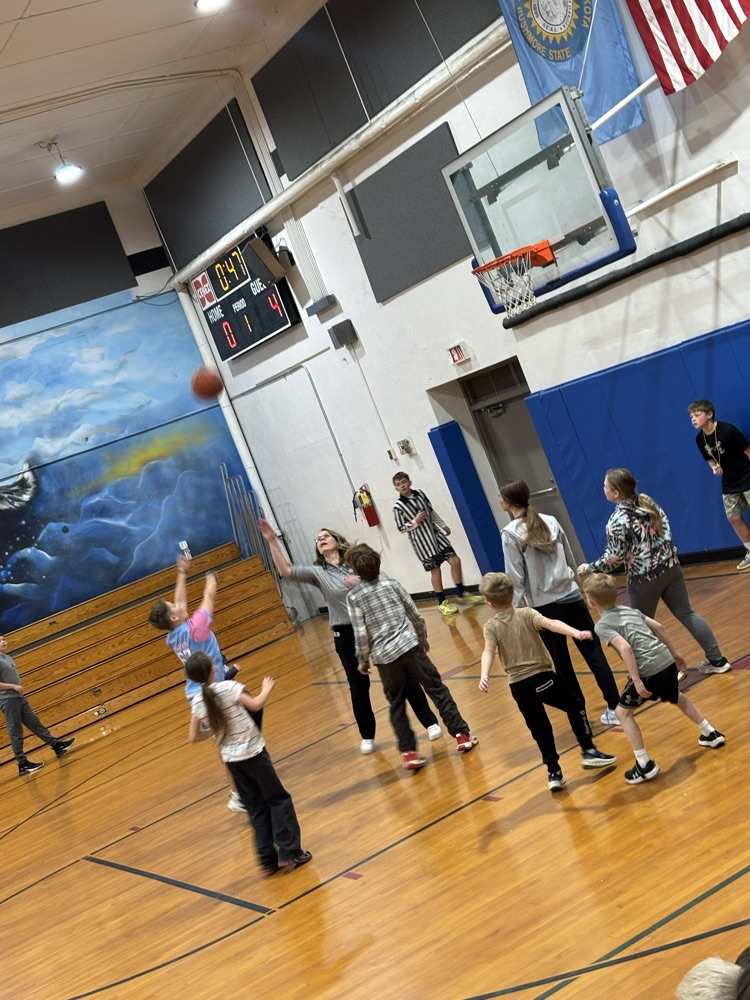 What a great way to wrap up March Madness! 🏀 📚 🤩 