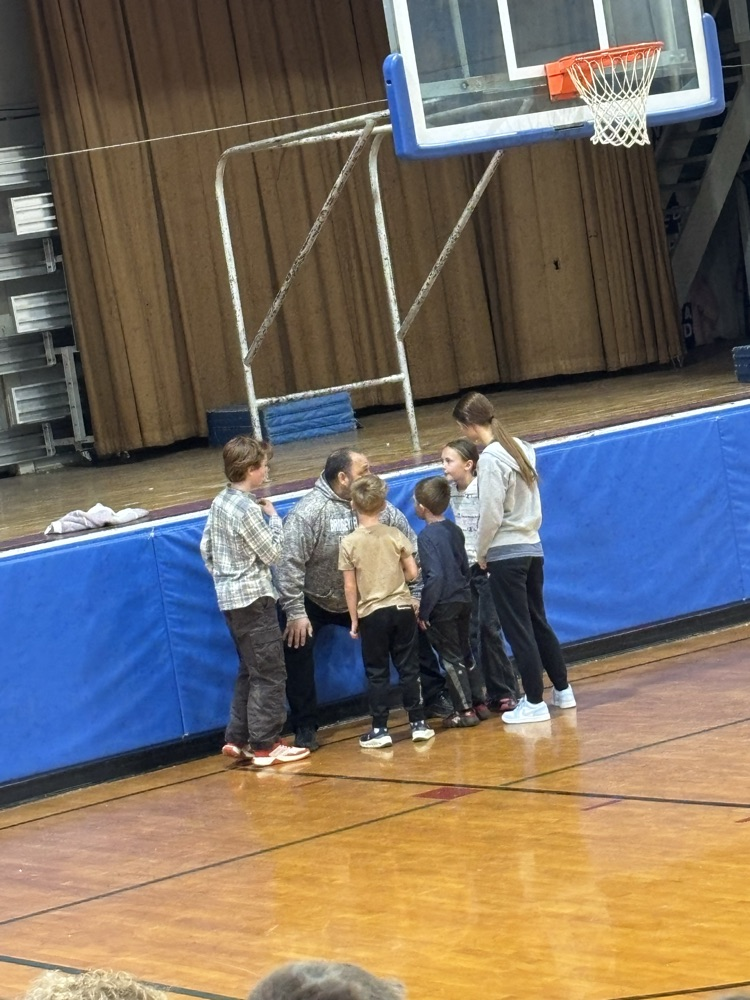 What a great way to wrap up March Madness! 🏀 📚 🤩 