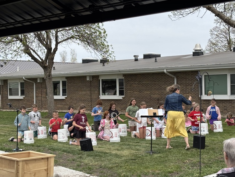 Bucket drumming with 5th.