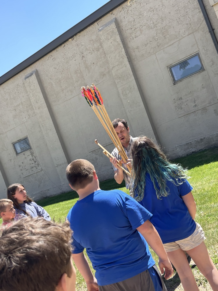 Mr. Beach taught the students how to throw an atlatl today! 🎯 They had so much fun!🤩