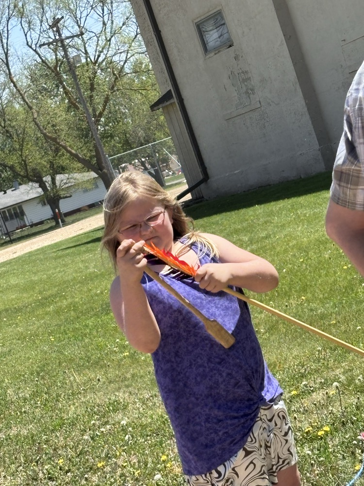 Mr. Beach taught the students how to throw an atlatl today! 🎯 They had so much fun!🤩