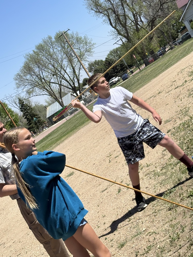 Mr. Beach taught the students how to throw an atlatl today! 🎯 They had so much fun!🤩