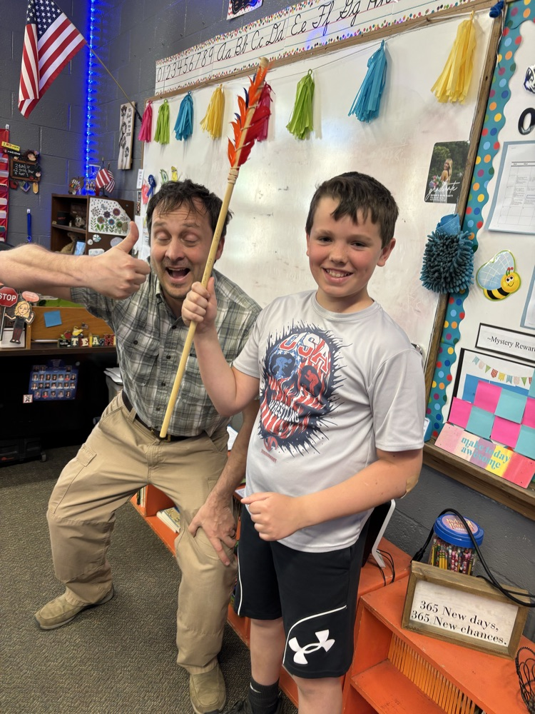 Mr. Beach taught the students how to throw an atlatl today! 🎯 They had so much fun!🤩
