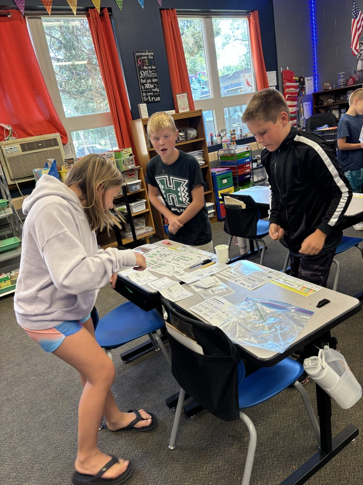 Cleaning up the algae at Laketown is so much fun! 🤩