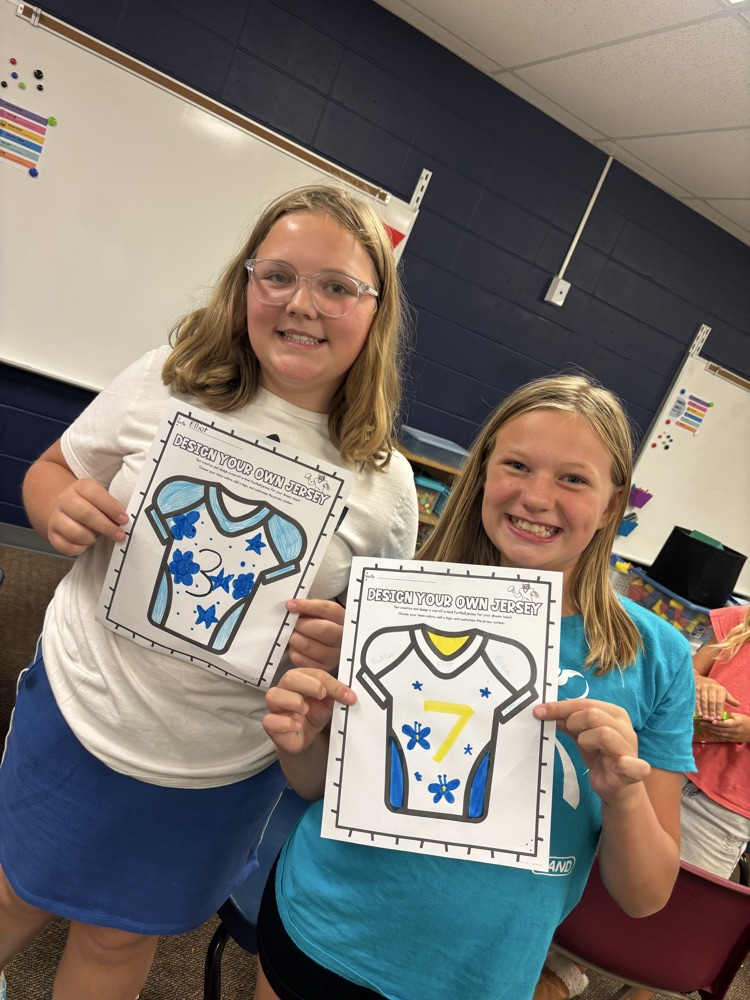 Students enjoyed spending time in the maker space room, creating trading cards on Canva, making a paper football, decorating jerseys, playing Legos, putting puzzles together, and getting Sphero to make a touchdown! 