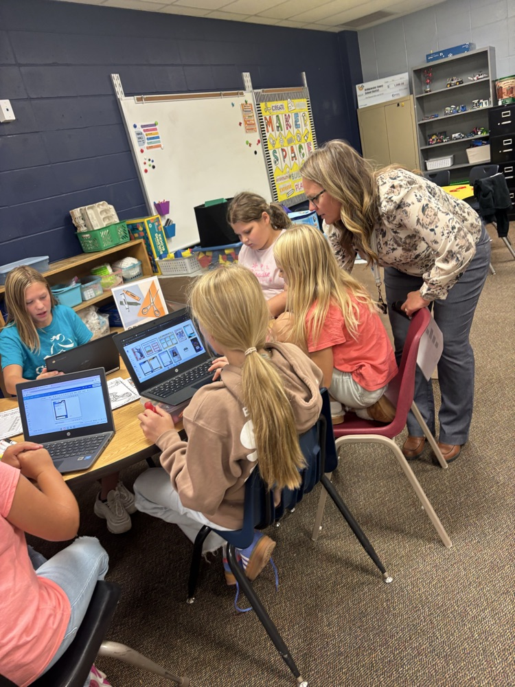 Students enjoyed spending time in the maker space room, creating trading cards on Canva, making a paper football, decorating jerseys, playing Legos, putting puzzles together, and getting Sphero to make a touchdown! 