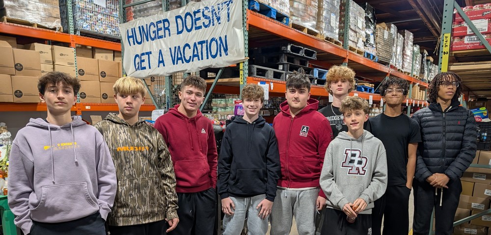 BR wrestlers at food bank